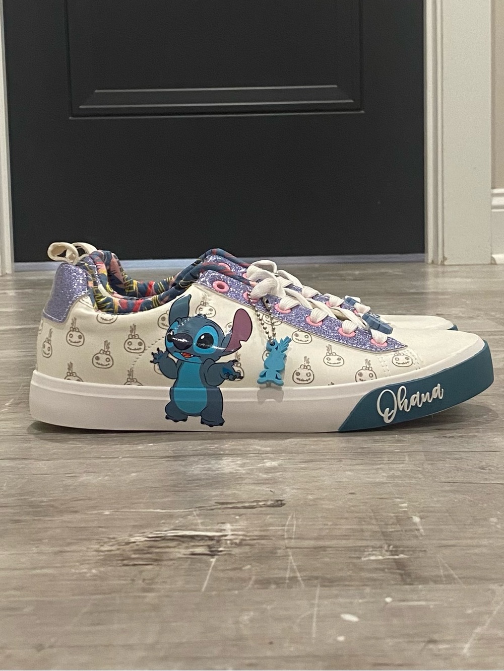 NEW Disney White & Blue Stitch 'Ohana' Adult Low-Top Sneakers Size 9